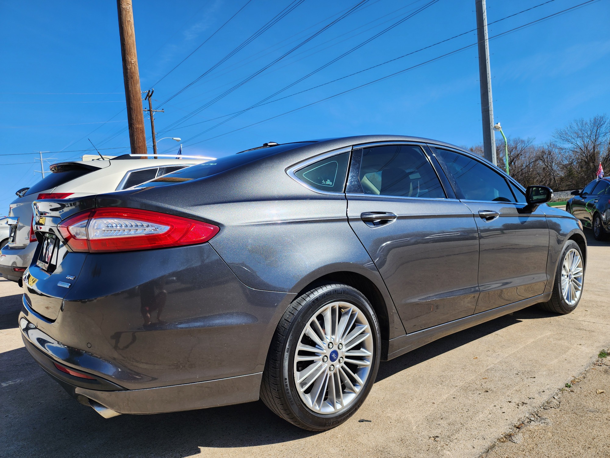 2015 GRAY /BEIGE Ford Fusion SE (3FA6P0HD4FR) with an 1.5L L4 DOHC 16V engine, AUTO transmission, located at 2660 S.Garland Avenue	, Garland, TX, 75041, (469) 298-3118, 32.885387, -96.656776 - Photo #3